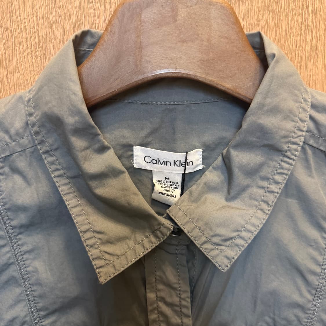 캘빈 클라인 롱슬리브 밀리터리 셔츠 견장 더블 포켓 디테일 그레이 상품이미지5