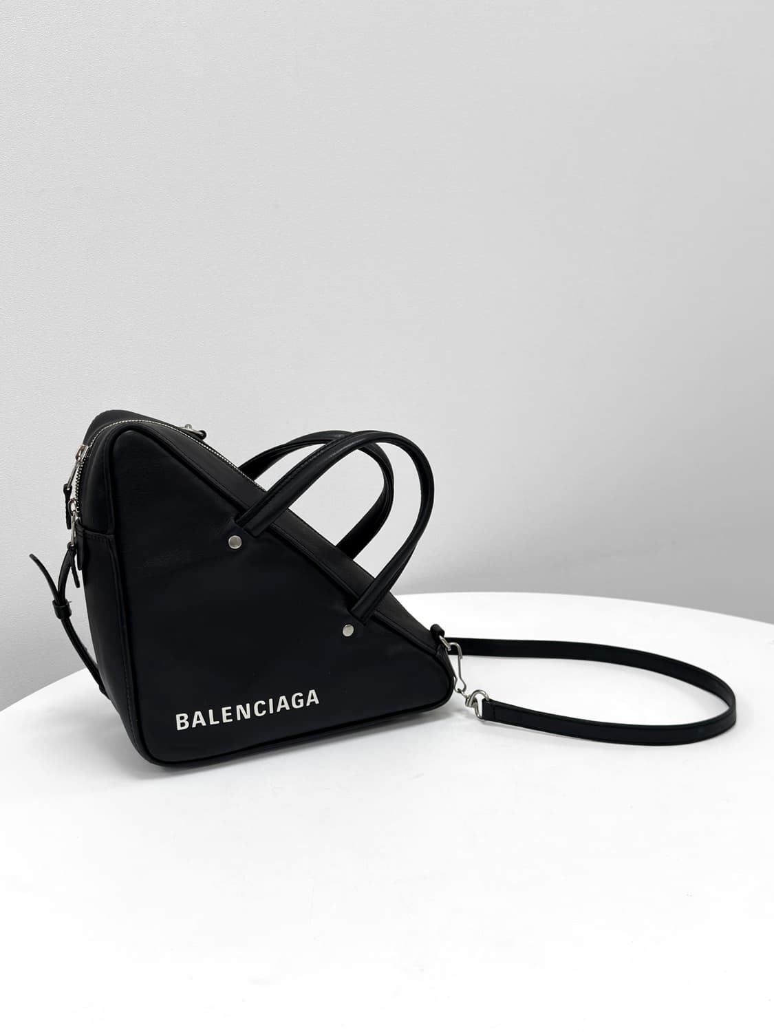 Balenciaga Triangle Duffel 2WAY Bag 상품이미지7