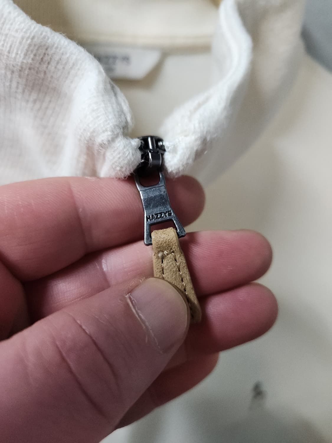 헤지스 하프집업 맨투맨 상품이미지8