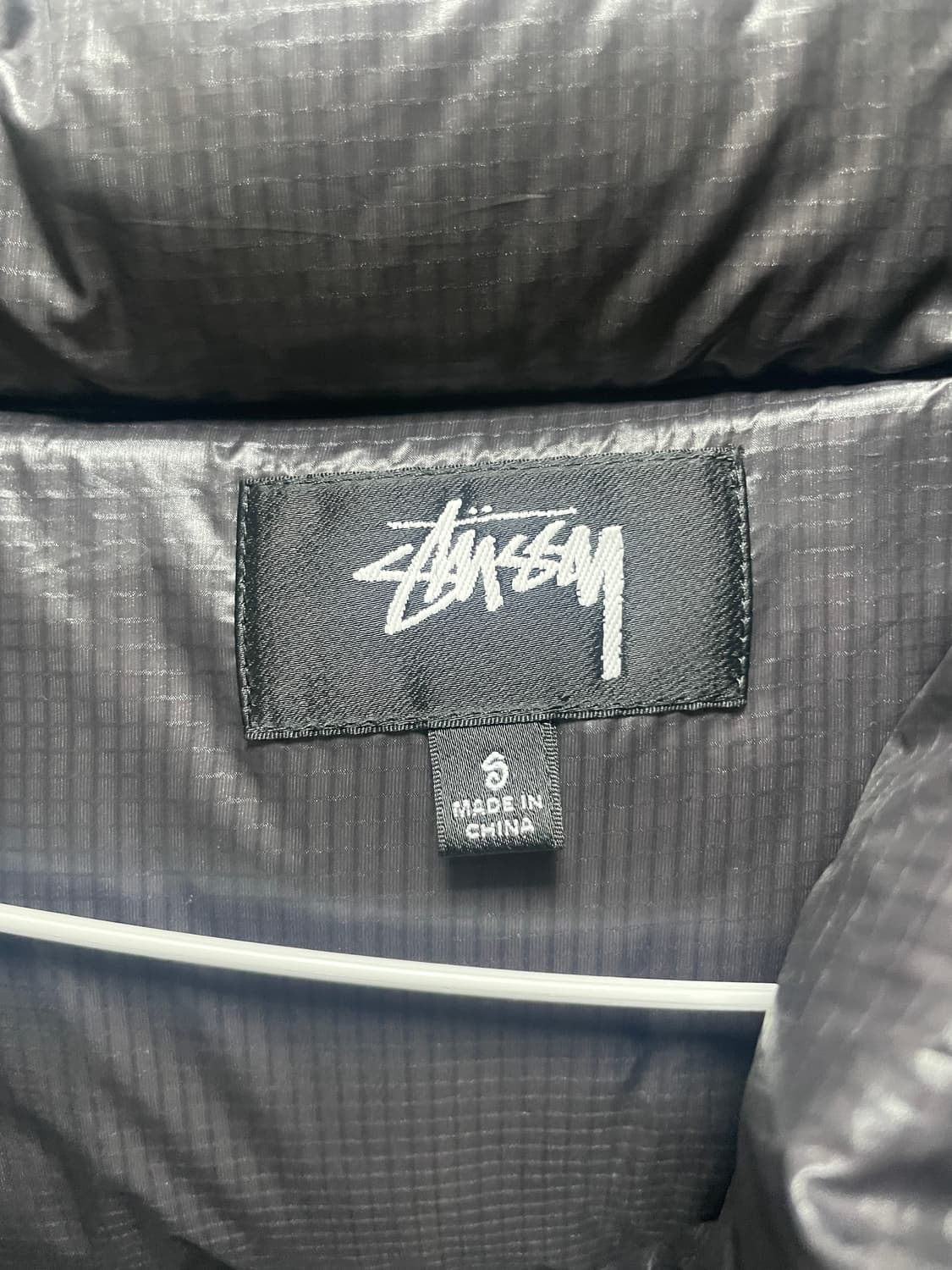 스투시 패딩 (스투시 다운 퍼퍼 파라슈트 립스탑 차콜) 상품이미지3