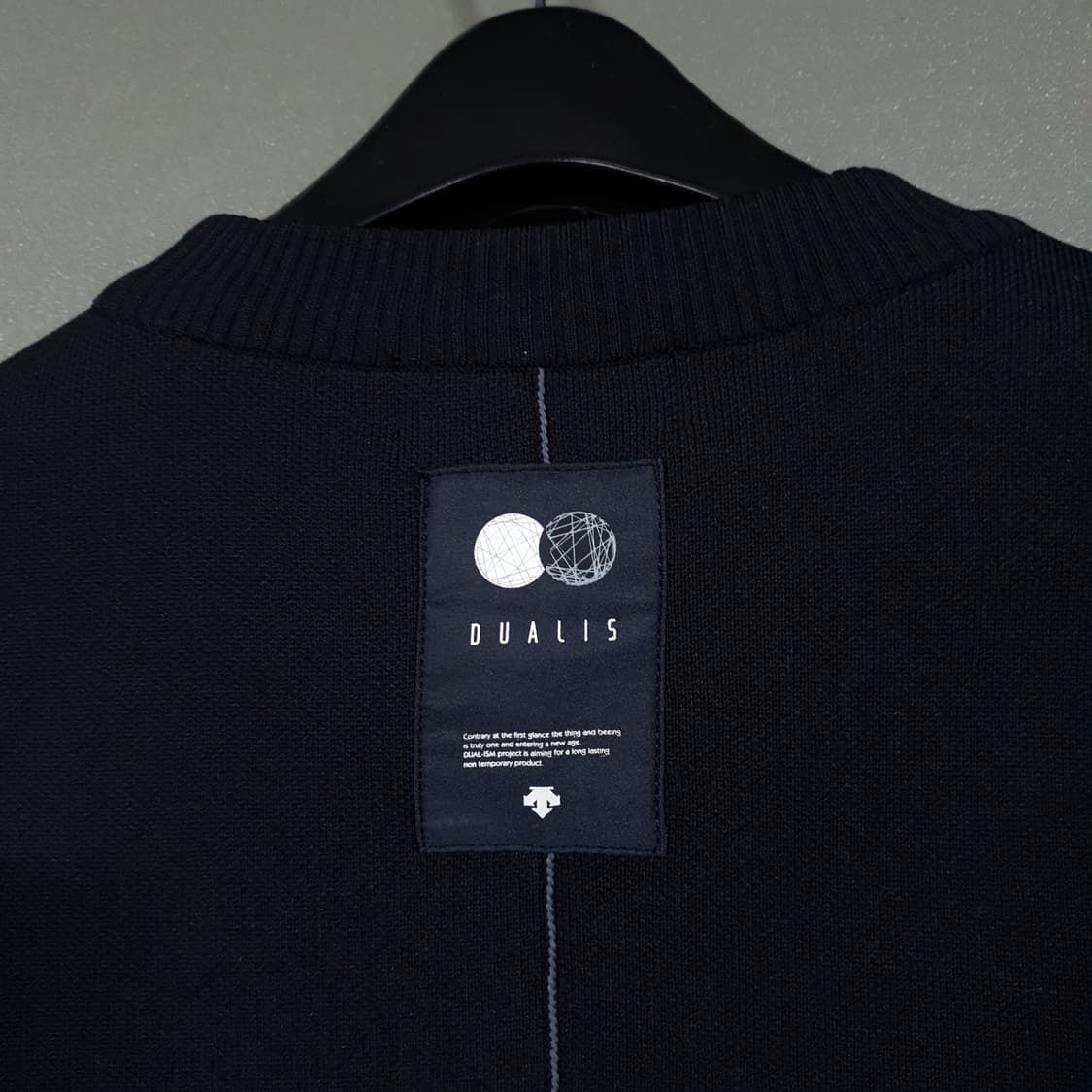 XL (105) 데상트 신형 20ss 듀얼리스 아모사 니트 스웨터 블랙 상품이미지3
