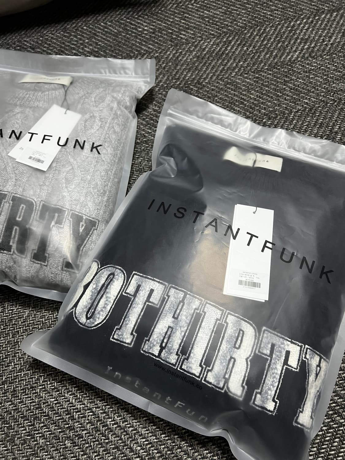 새상품/구할수없는/약30%저렴) 레터링케이블울니트 FREE/인스턴트펑크 상품이미지1