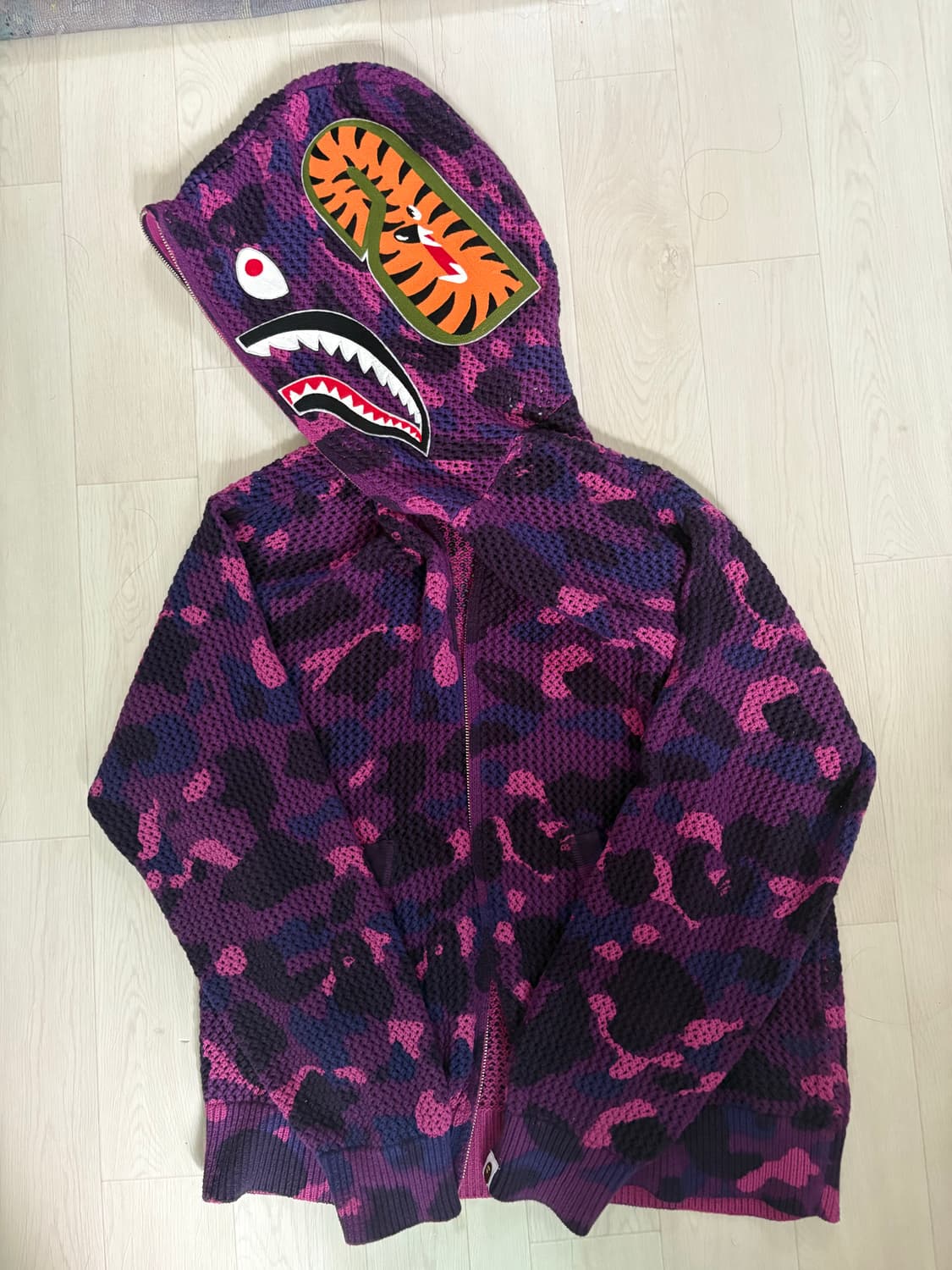 베이프 퍼플카모 크로셰 샤크후드집업 xl 판매합니다 상품이미지1