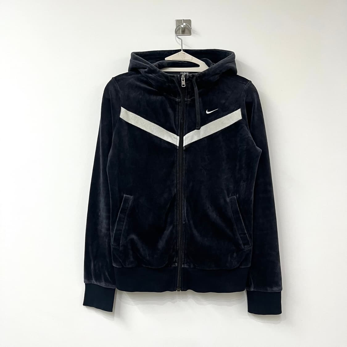나이키 스우시 벨벳 트랙탑 후드 져지 상품이미지2