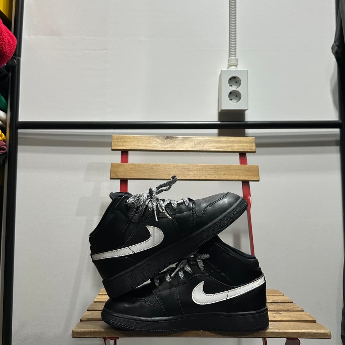 240) 나이키 운동화 여성 여자 신발 에어조던1 미드 블랙/화이트 상품이미지7