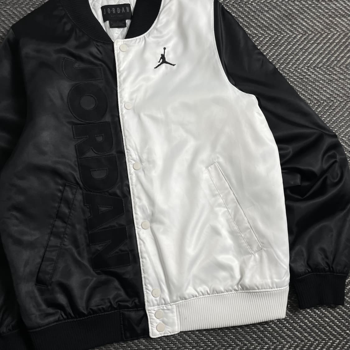 조던 에어조던 빅로고 사틴 바시티 점퍼y 4470 상품이미지4