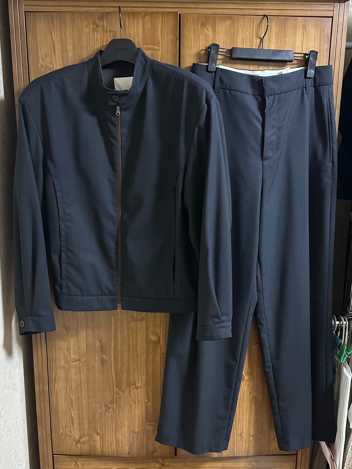 아모멘토 울 스트라이프 집업 팬츠 셋업 판매 (일괄판매) 상품이미지1