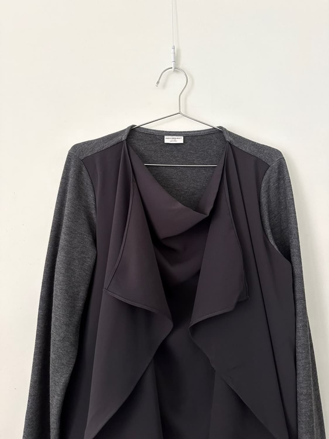 Side drape tencel top / charcoal 상품이미지5