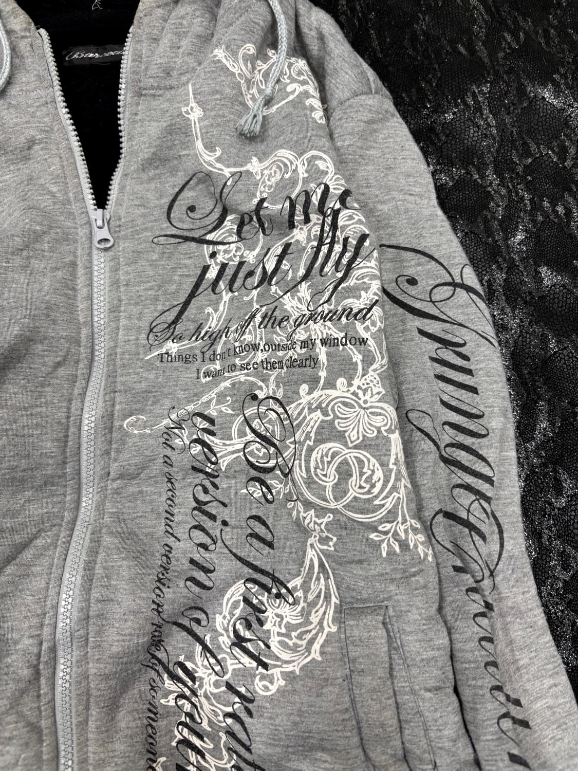 “Vintage” 00’s Gothic Print Hoodie Grey  상품이미지3