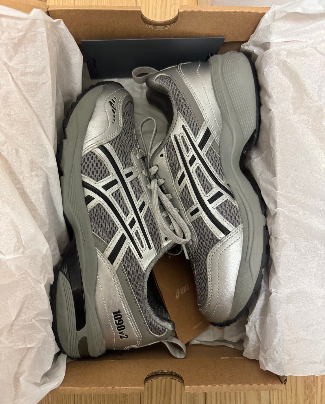 아식스 x 프레자 위워 젤 1090 V2 실버 상품이미지3