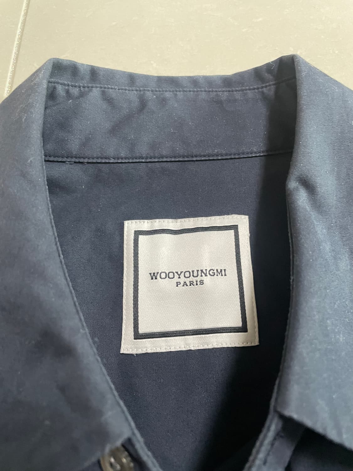 우영미 24FW 코튼 백로고 셔츠 상품이미지6