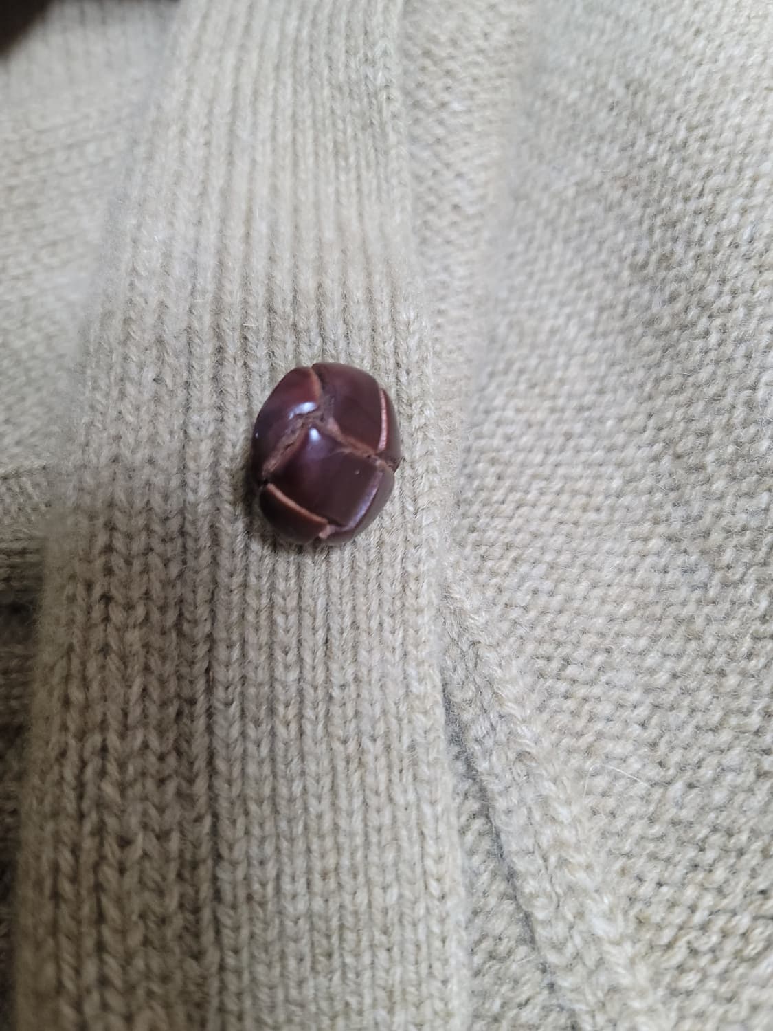 빈폴 100퍼 모 가디건 105사이즈 상태굿

 상품이미지5