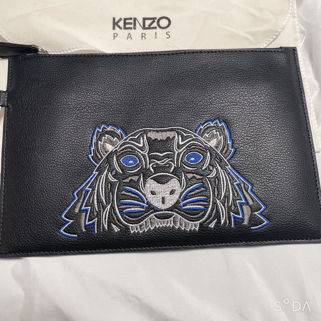 KENZO 겐조 블랙 타이거 클러치 백 상품이미지2