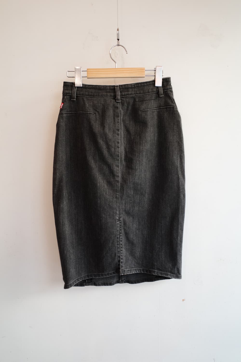 리바이스 ENGINEERED JEANS 흑청 스커트 (26인치) 상품이미지9