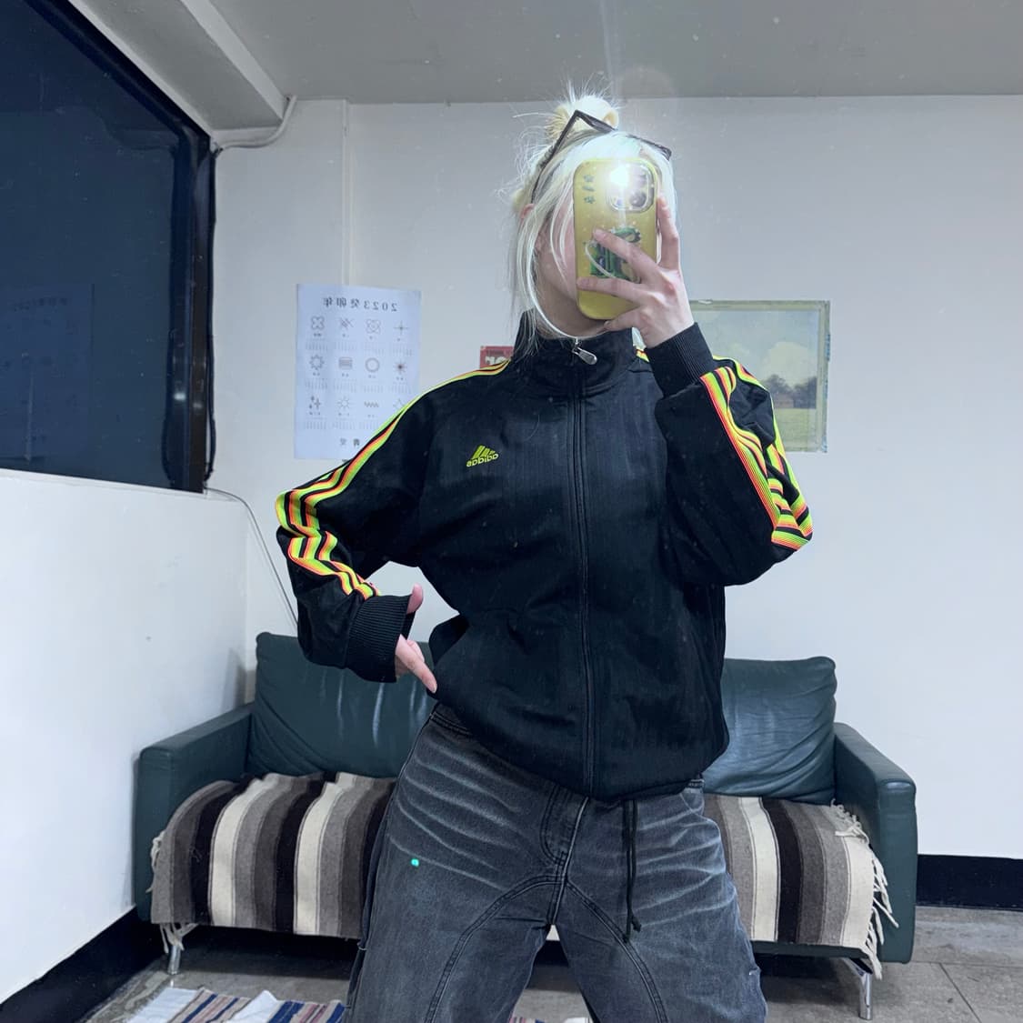 투티/0086 아디다스 블랙 삼선 유니크 트랙탑 져지 집업 상품이미지3