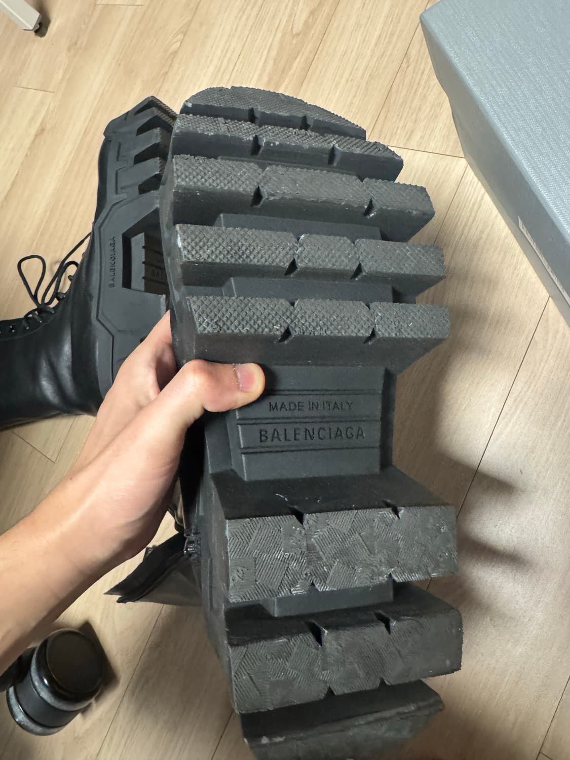 (42)발렌시아가 불도저 레이스 업 부츠 상품이미지5