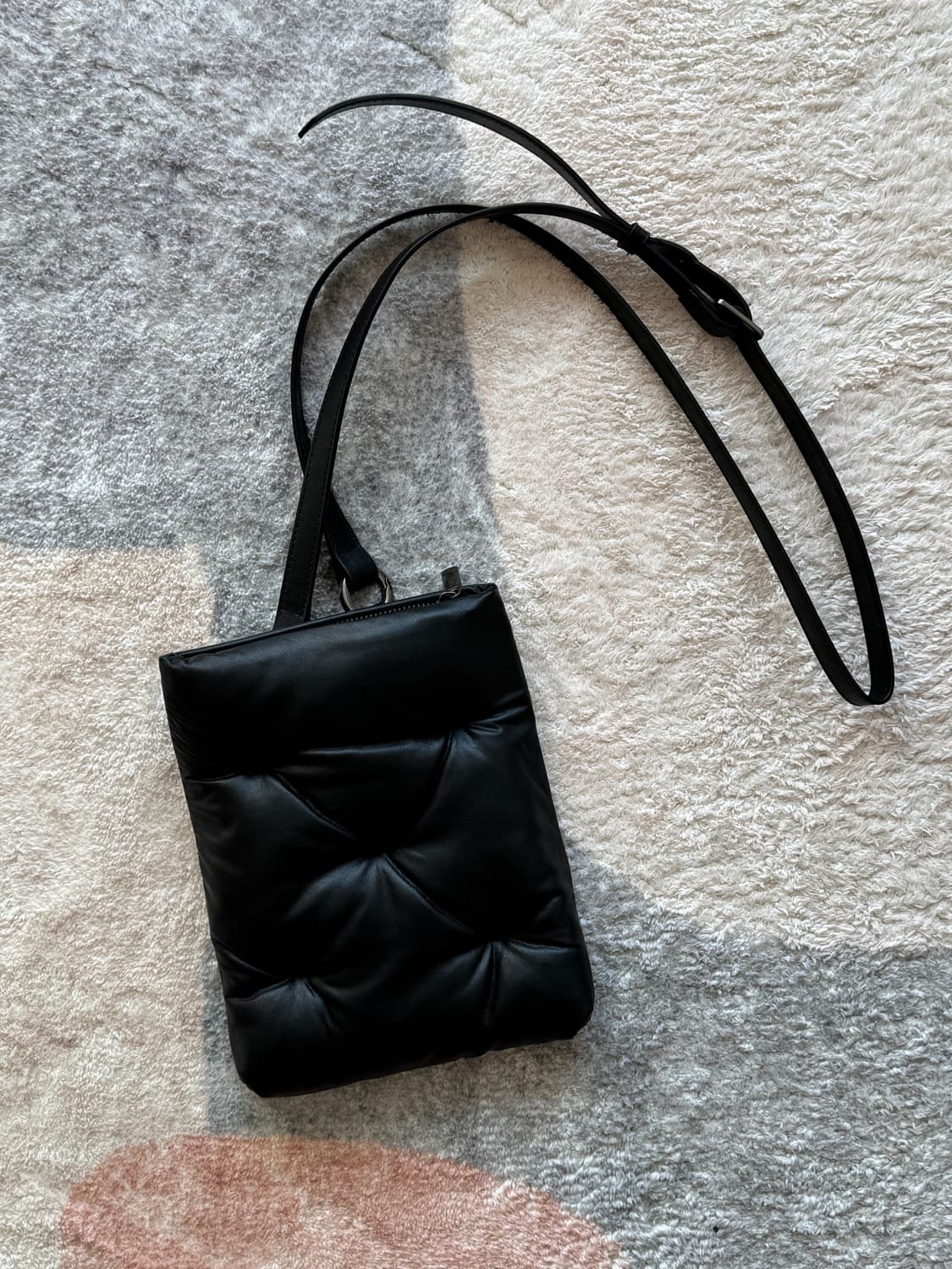 레더리 패더 미니 크로스백 상품이미지1