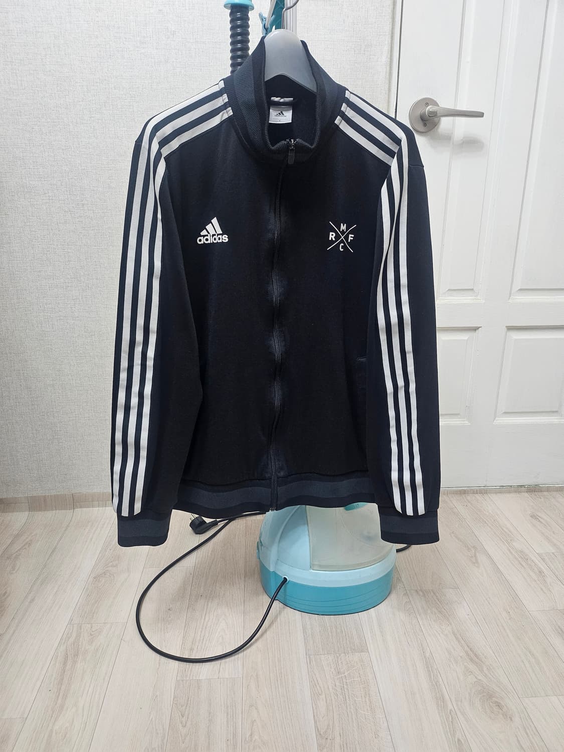 (100)L ☆초대장급☆ 아디다스 레알마드리드 백로고 [검흰] 트랙탑져지 상품이미지1