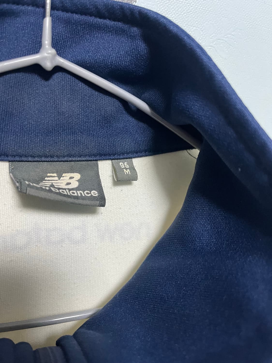 뉴발란스 990 트랙 자켓 아이보리/네이비 상품이미지4