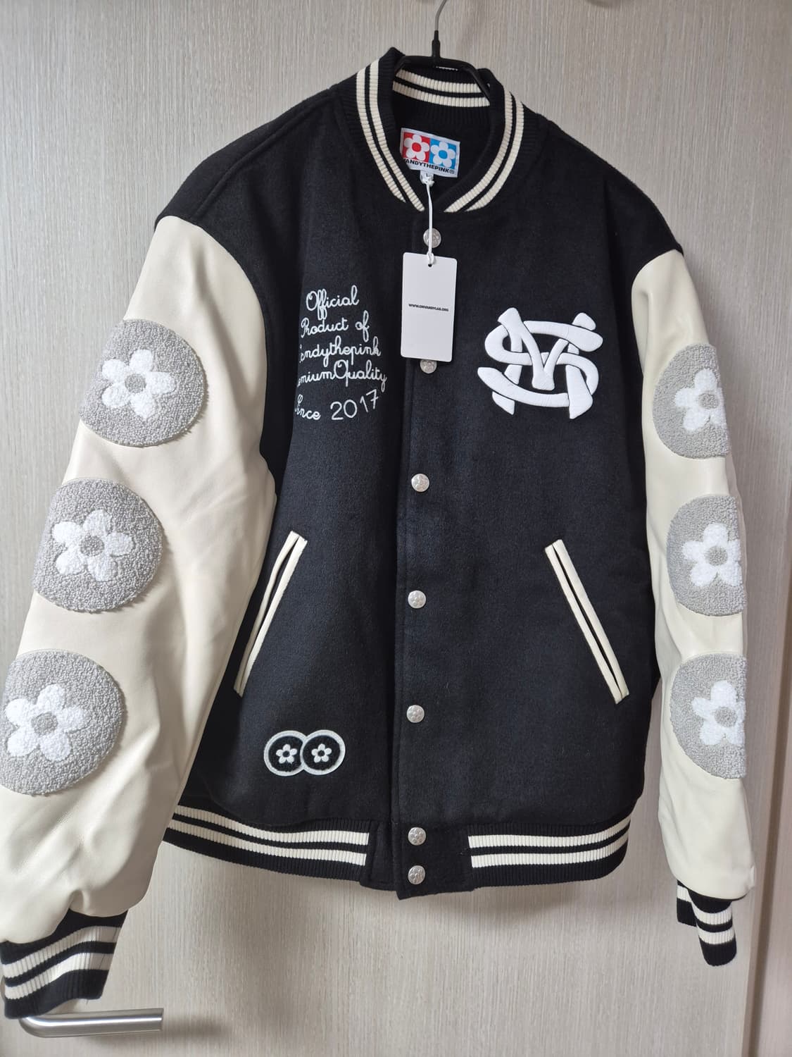 (새제품) 반디더핑크 sm엔터테이먼트 콜라보 바시티자켓 라지 상품이미지1