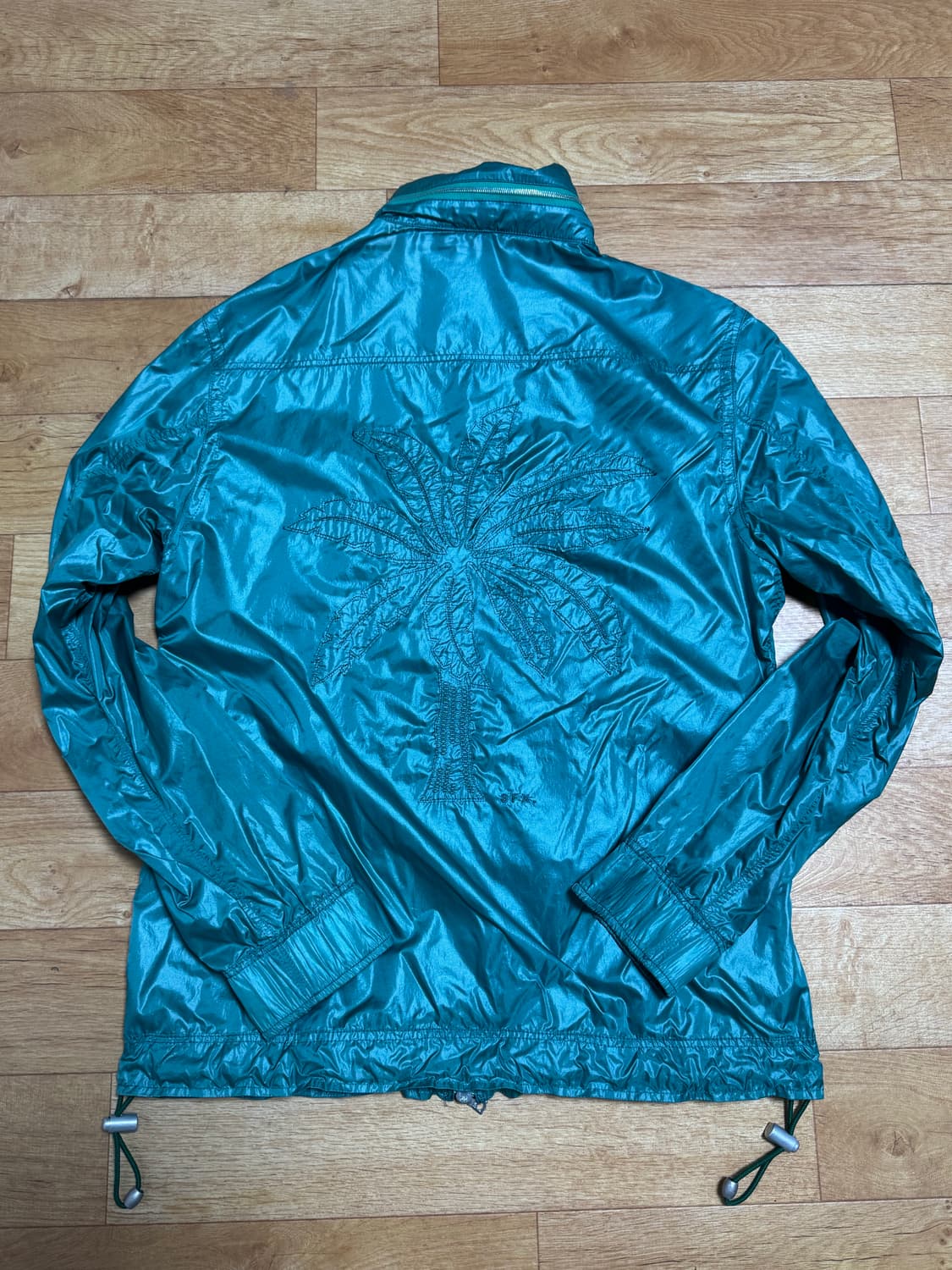 사스콰치패브릭스 자수 바람막이 상품이미지2