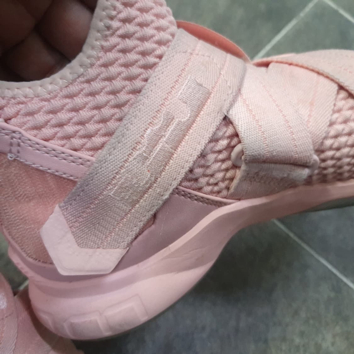 나이키 Nike 르브론 솔져 12 연분홍 AO 4054-900(260) 상품이미지6