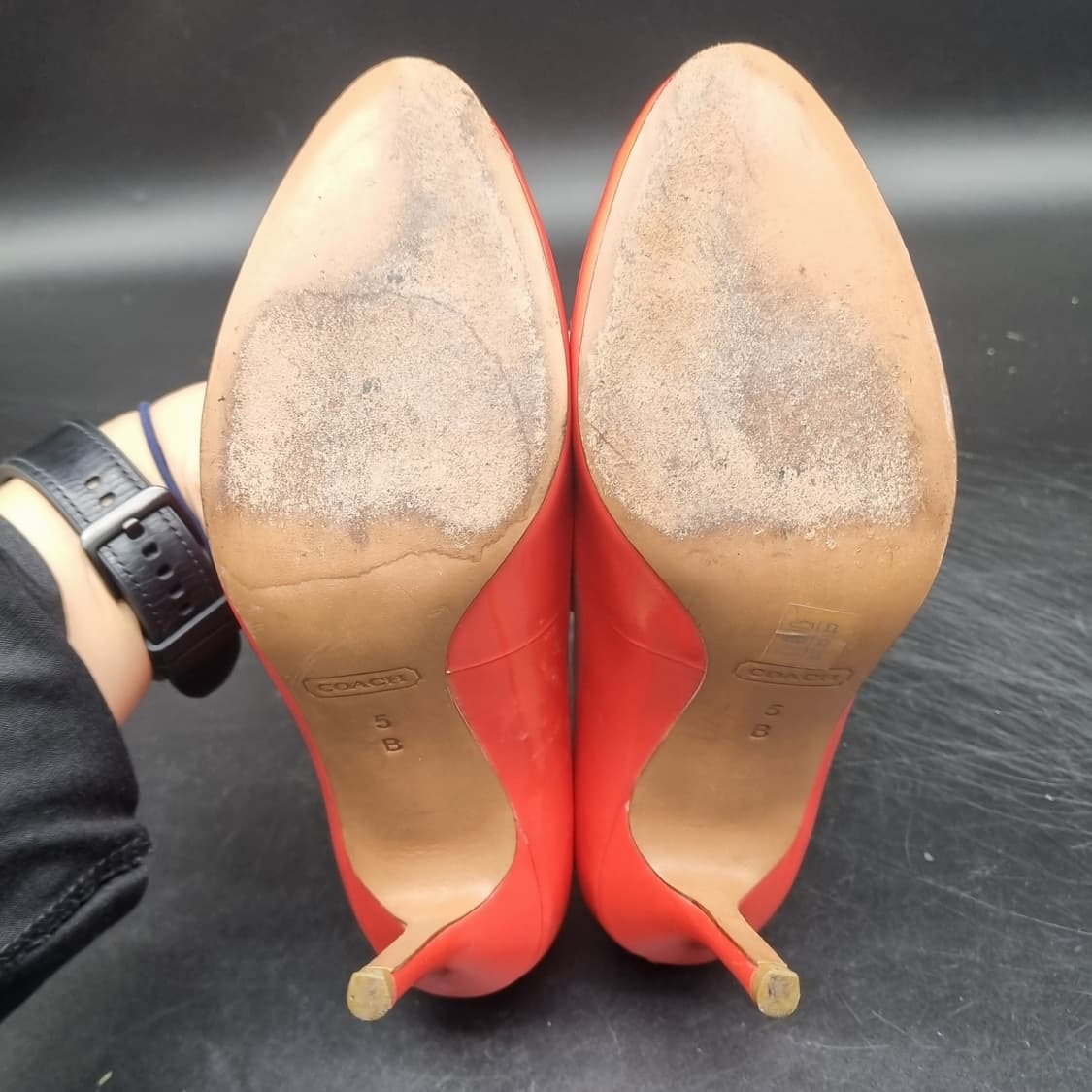 코치 여성펌프스힐 225 굽8 상품이미지3