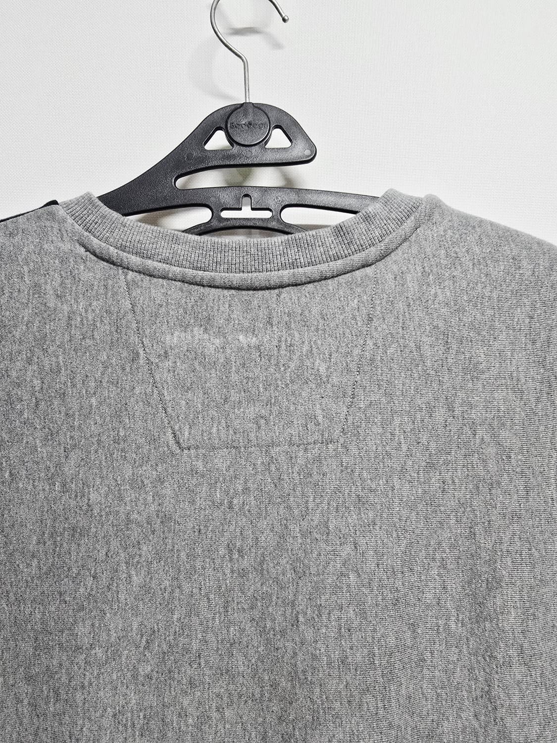 헤지스 스트라이프 패턴 맨투맨 티셔츠105 상품이미지5