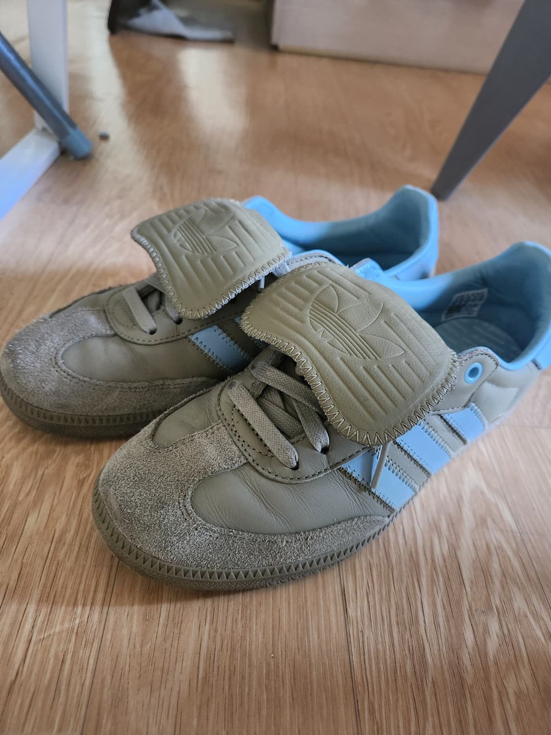 아디다스 퍼렐 삼바 휴먼레이스 265 상품이미지1