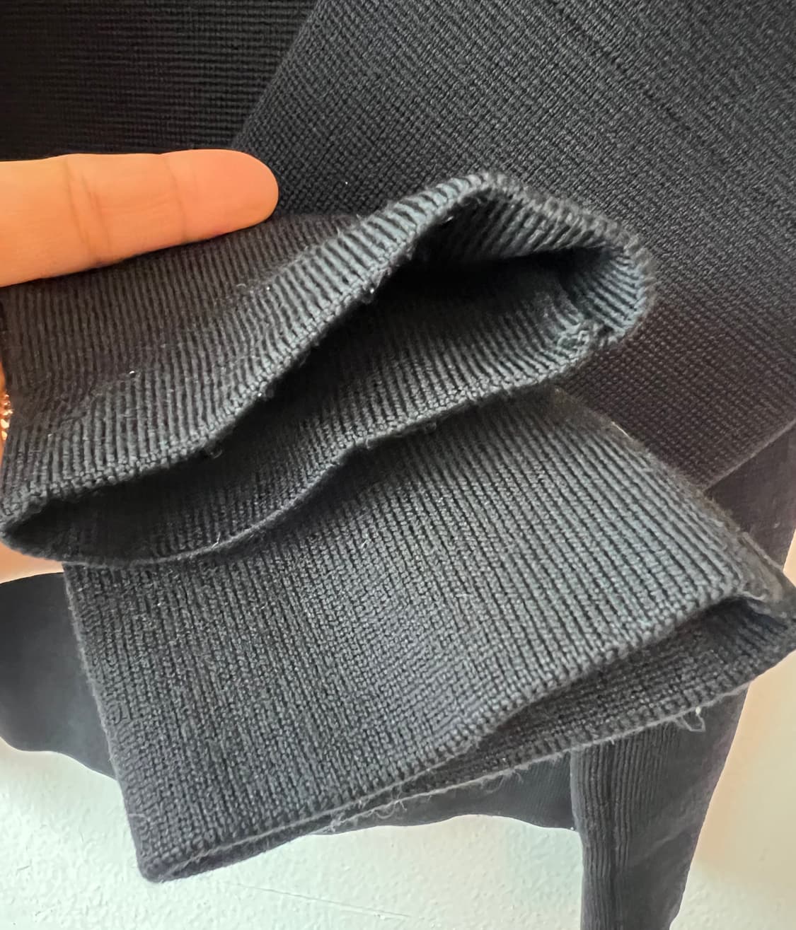 Theory 띠어리 남성 블랙 라운드울니트

 상품이미지4