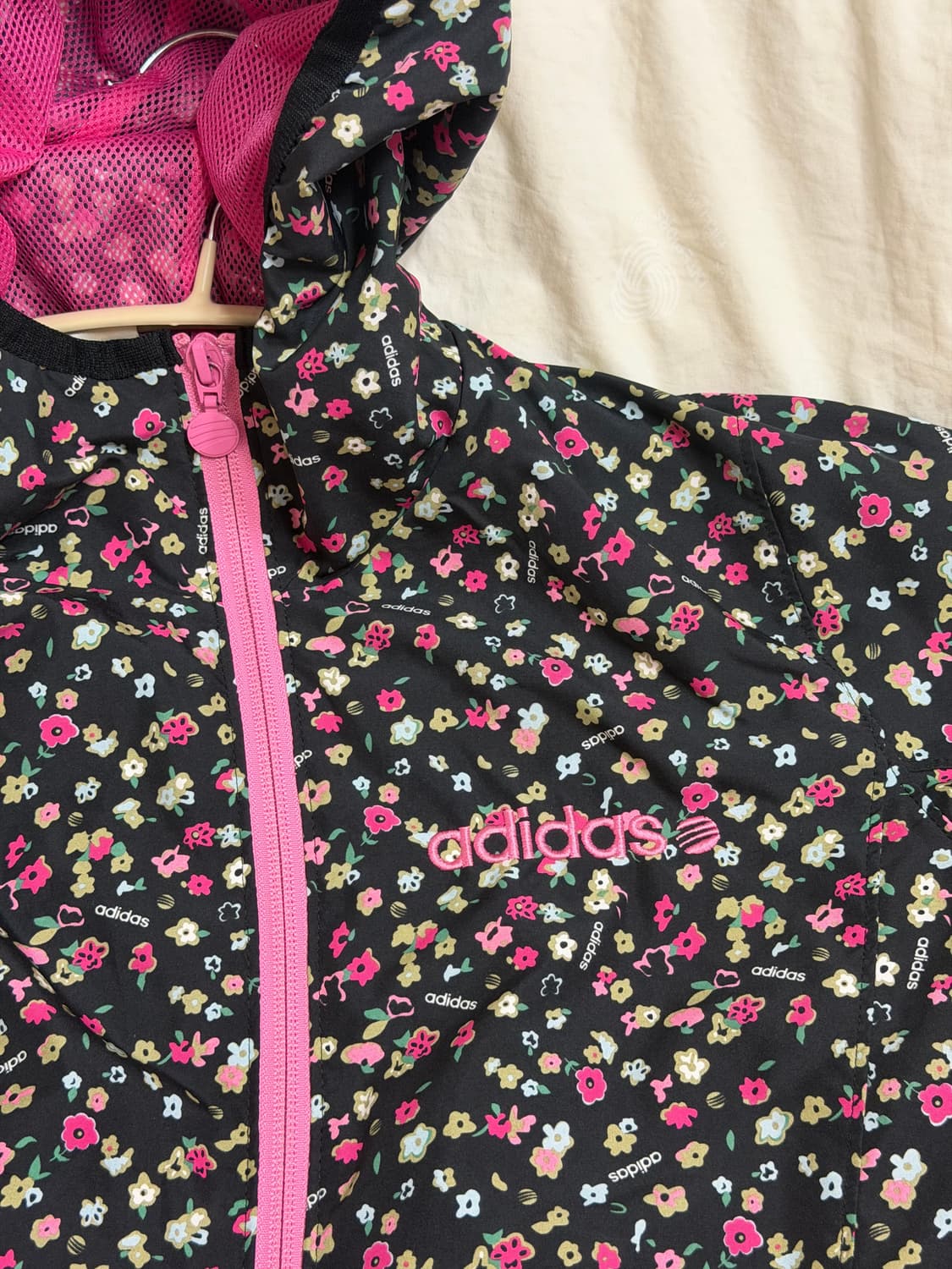 일본 아디다스 로고자수 플라워패턴 윈드 브레이커 상품이미지1