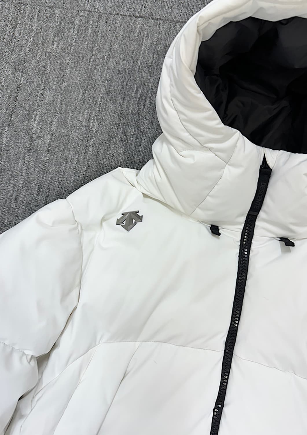 데상트 패딩  상품이미지2