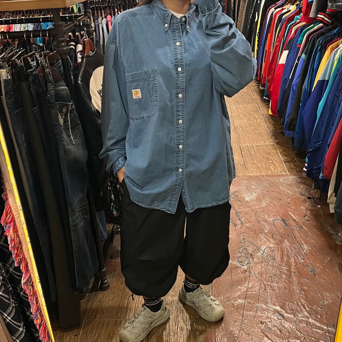 [HI]칼하트 데님 긴팔셔츠 중청 상품이미지4