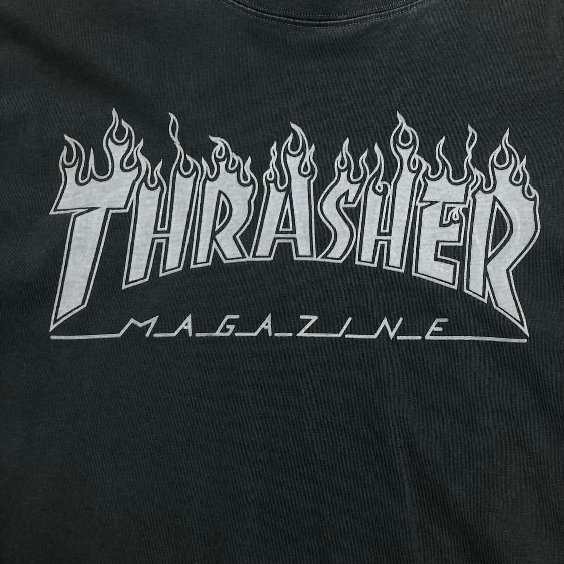 트래셔 스펠아웃 빅로고 피그먼트 차콜 반팔티 상품이미지2