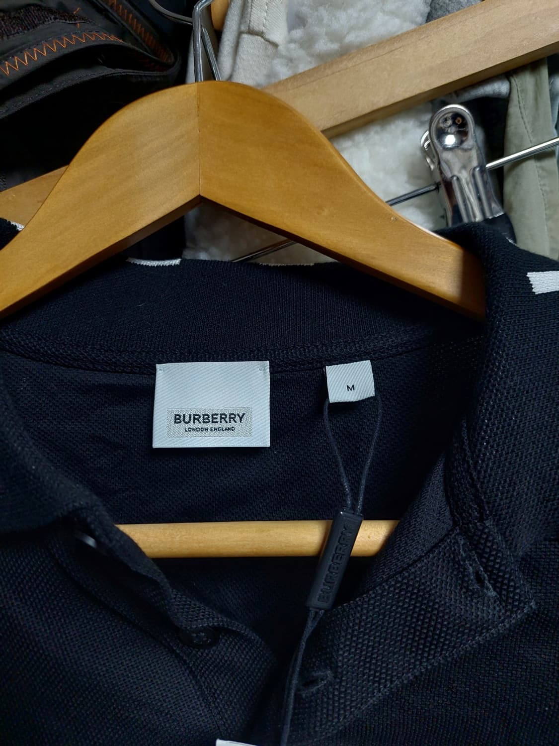 버버리 블랙 버버리로고 카라 반팔 백화점판 상품이미지10