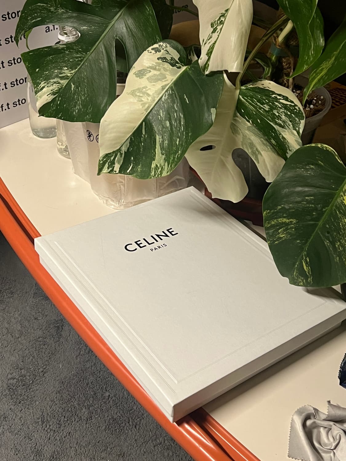 셀린느 CELINE 로고 캔버스 스트랩 클러치 상품이미지5