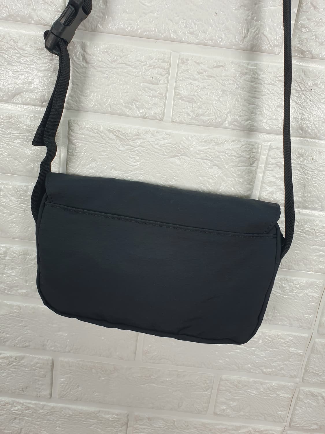 엄브로 미니 크로스백 상품이미지4