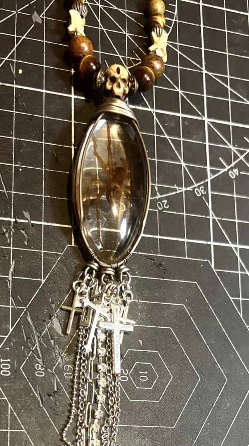 'VY001' taxidermied spider necklace 상품이미지3