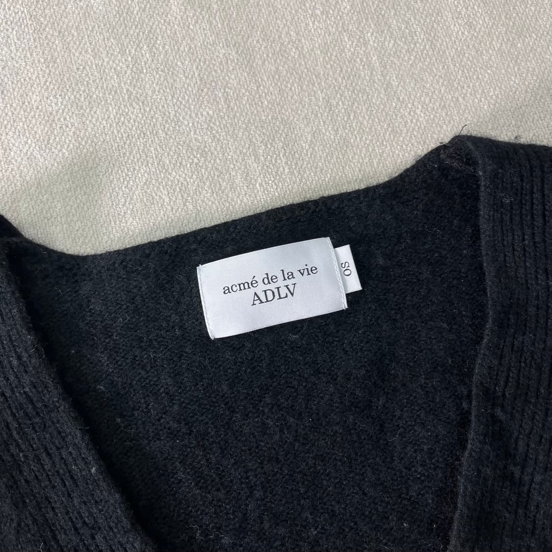 W 100 아크메드라비 울 크롭 가디건 상품이미지3