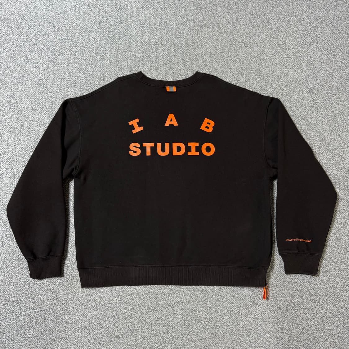 [크림가 33만원] 아이앱 x 두산 기모 맨투맨 L 상품이미지1