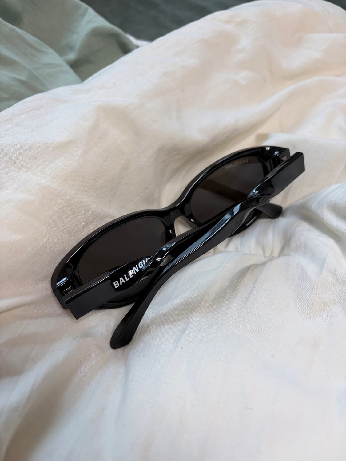 발렌시아가 트위스트 캣 선글라스 블랙 상품이미지4