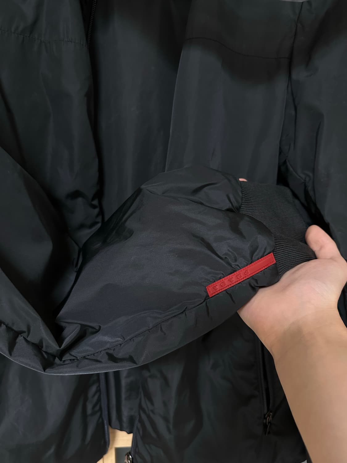 프라다 봄버 패딩 자켓 54 차콜 상품이미지5