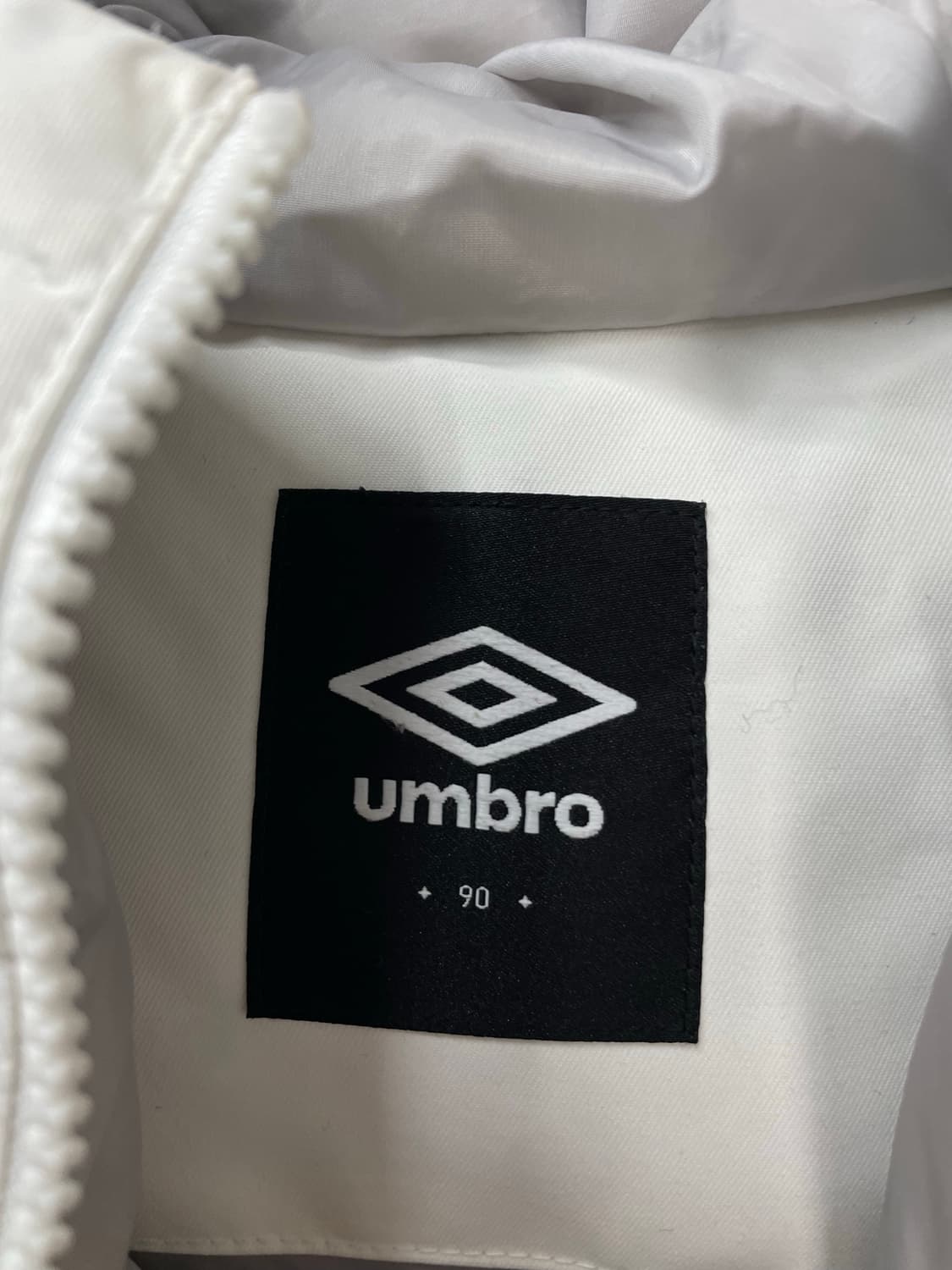 엄브로 빅로고 화이트 패딩 조끼 H1752 상품이미지6