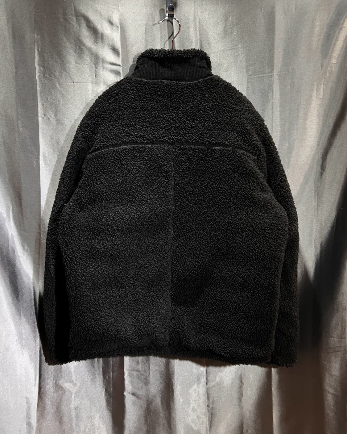 M 트루릴리전 패치로고 리버시블 블랙 플리스 패딩 상품이미지7