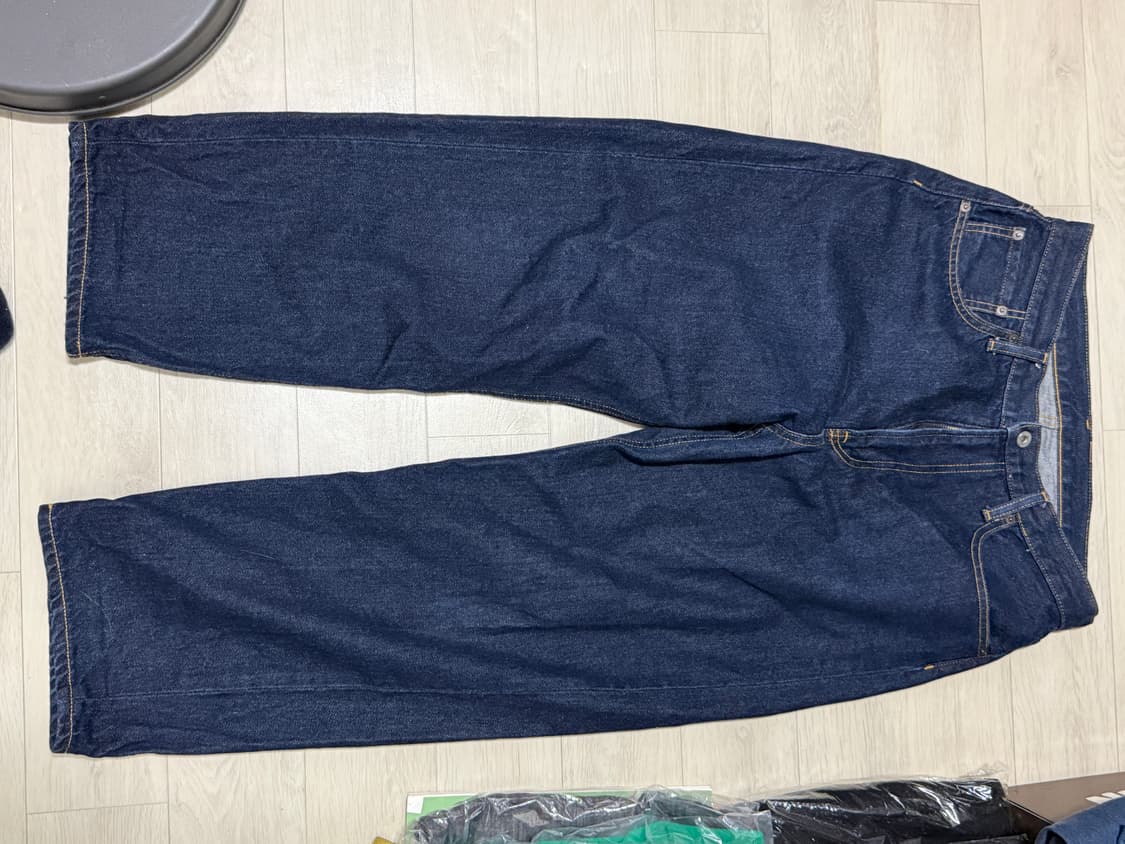 일본에서 구매한 GU 테이퍼드 와이드핏 청바지 (진청) 입니다 상품이미지3