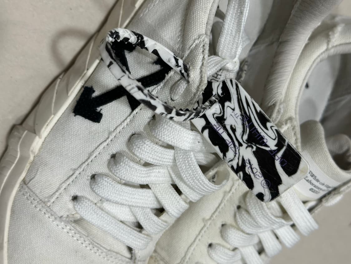 오프화이트 애로우 여성 스니커즈 38 상품이미지6