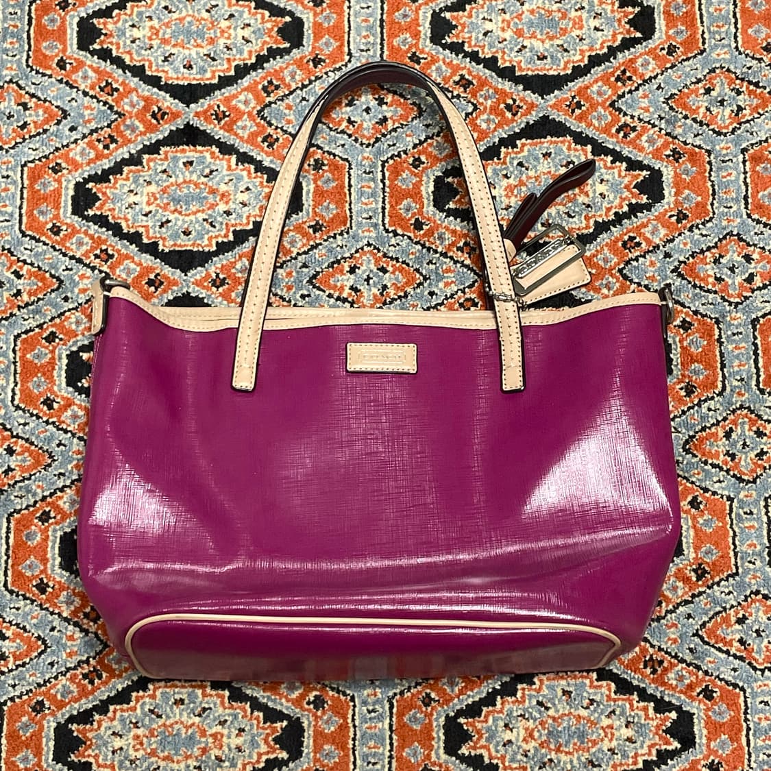 코치 핑크 에나멜 토트백 상품이미지2