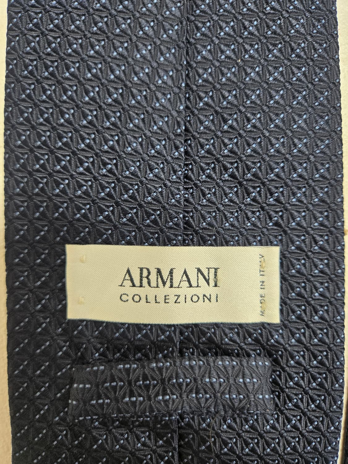 아르마니 꼴레지오니 남성용 네이비 패턴 넥타이 상품이미지3