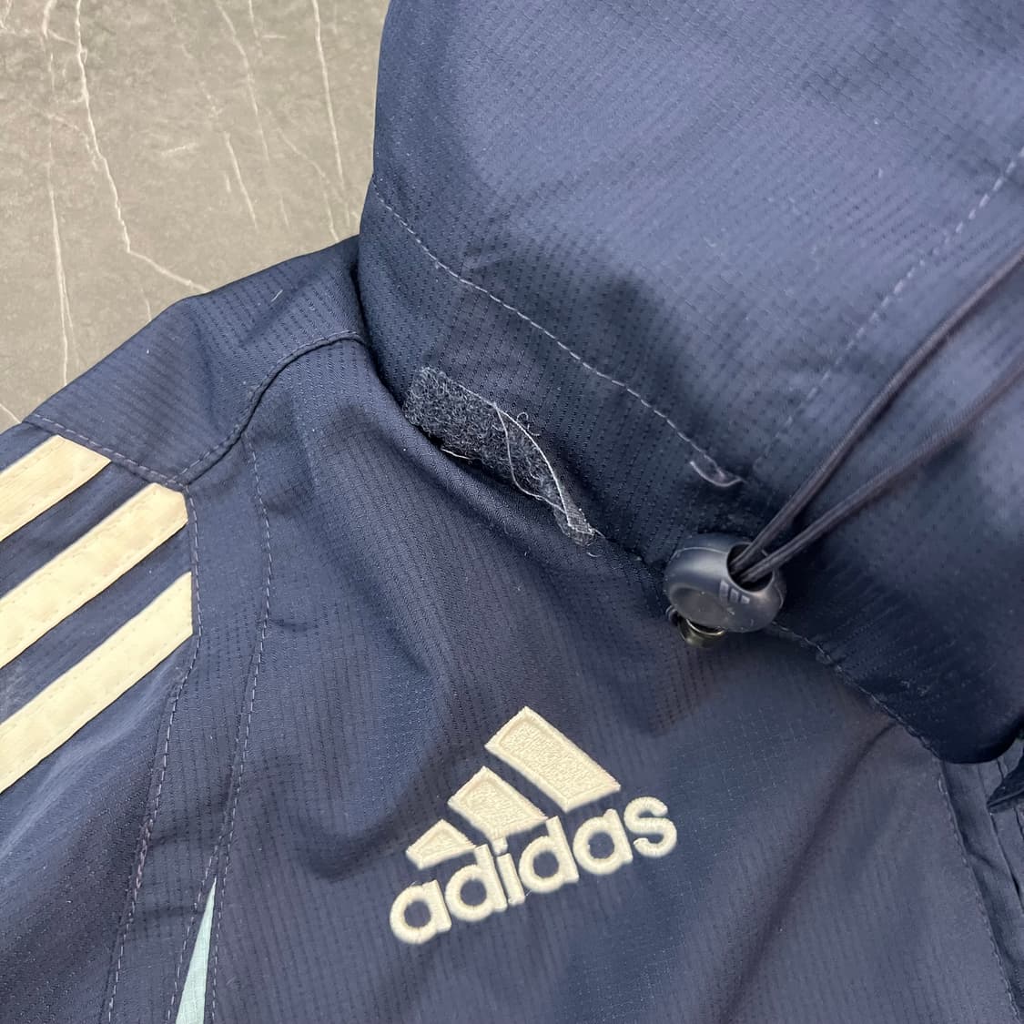 아디다스 레알마드리드 엠블럼 후드 바람막이 자켓 상품이미지6