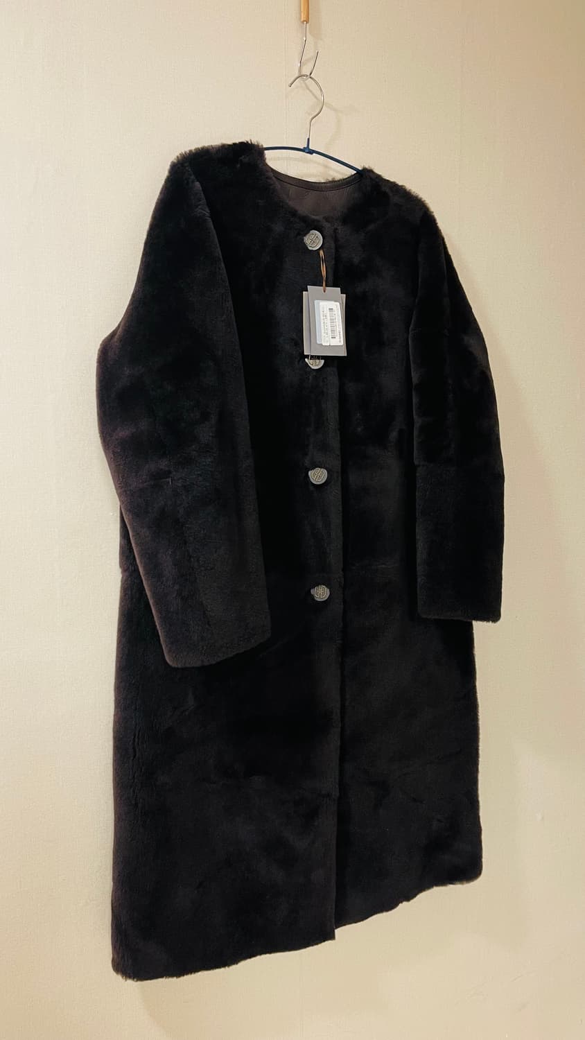 택달린새상품) 데코 천연양모 쉬어드 리버시블 롱 무스탕. 정가 530만원 상품이미지2